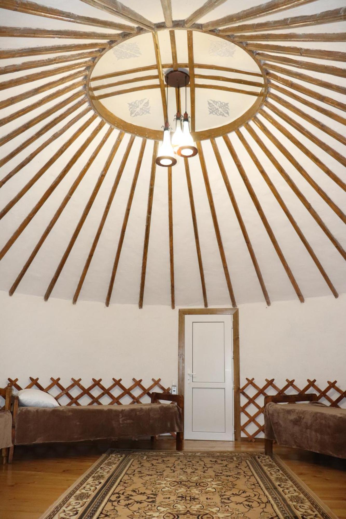 Happy Nomads Yurts & Hostel Karakol Exteriör bild