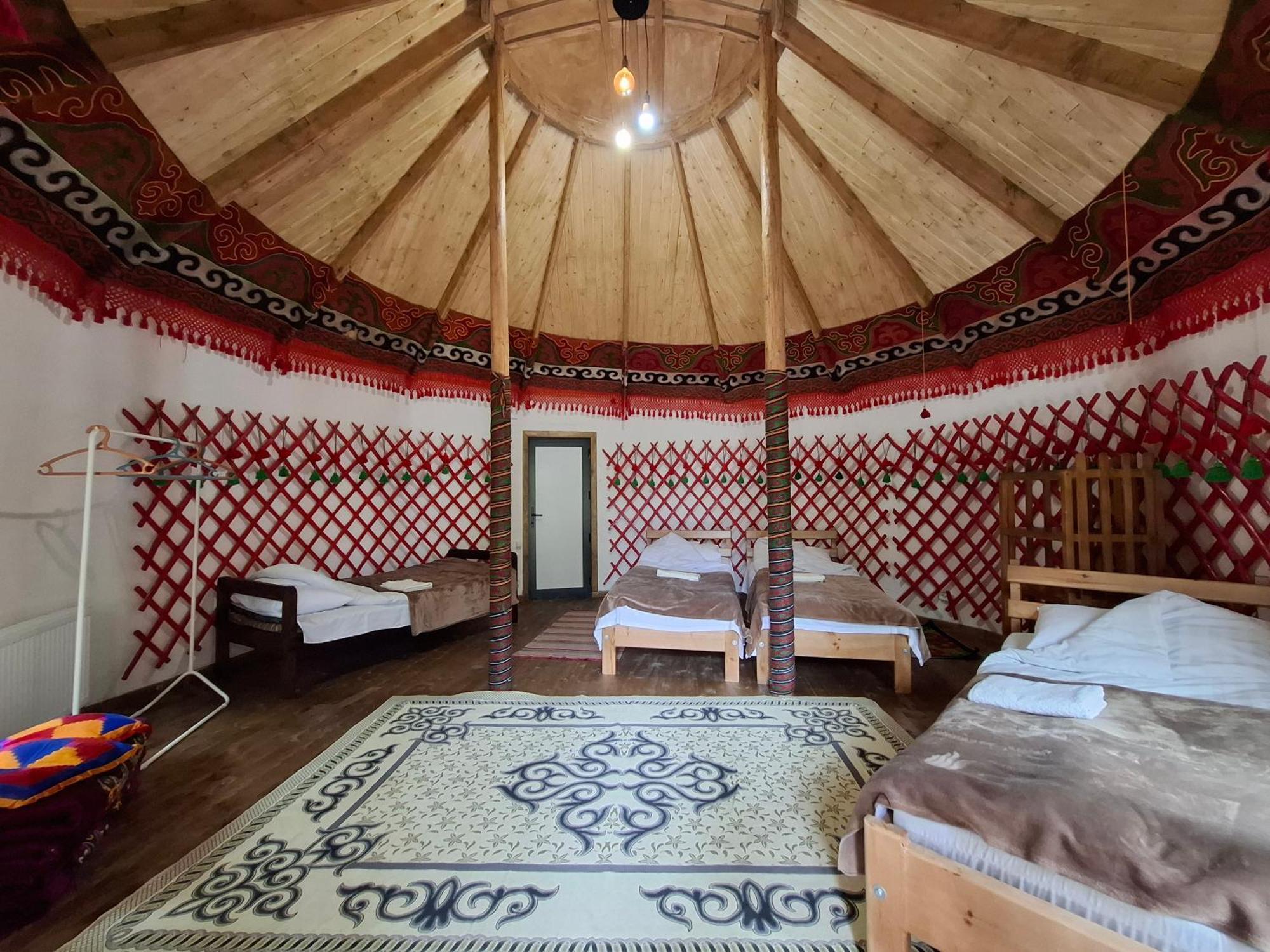 Happy Nomads Yurts & Hostel Karakol Exteriör bild